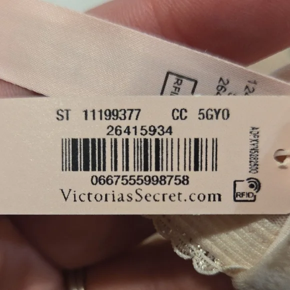 Victoria's Secret Floral Embroidered Bra in Pink - Picture 7 of 7